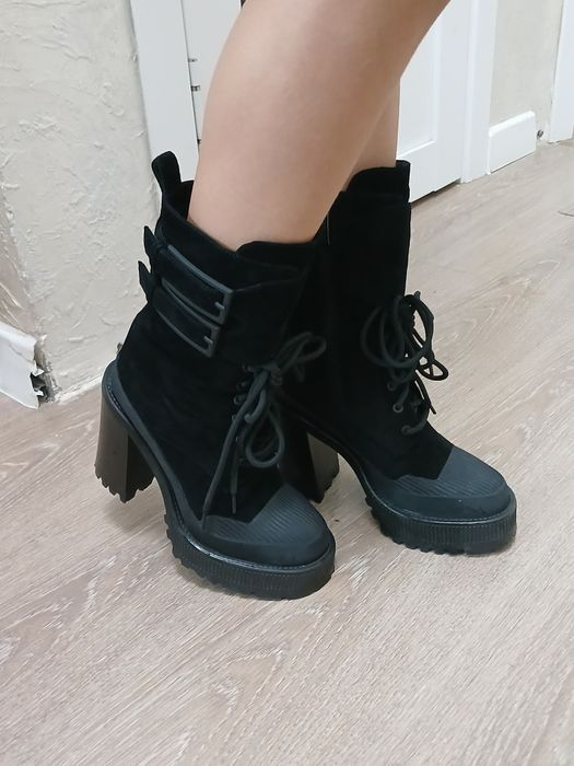 Сапоги зимние модные,тёплые