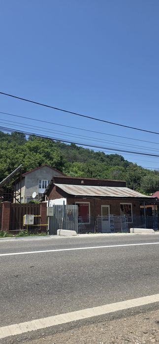 Casa +spatiu comercial in Hemeiusi