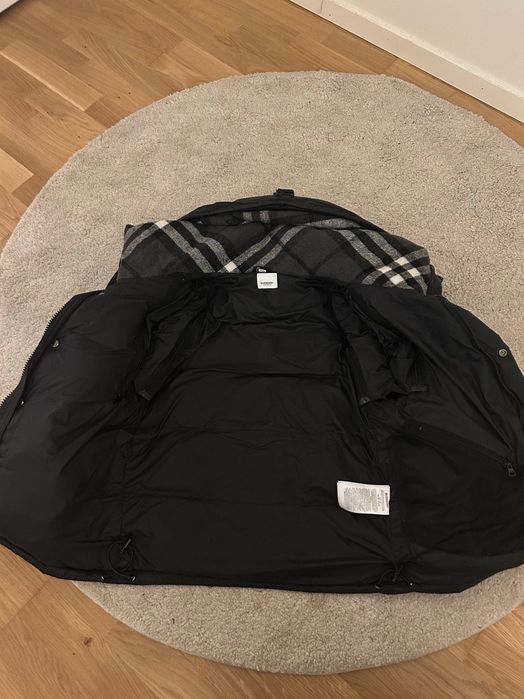 Geaca Burberry nouă full Neagra