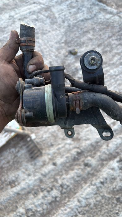 Pompa auxiliara apa seat ibiza ,audi  skoda 6j fwa,kit pornire seat ibiza ,contanct,butuc usa ,buson ,ceasuri bord,calculator ecu,calculator auziliat