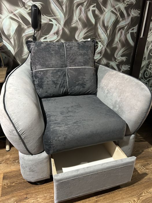 Продам новое кресло