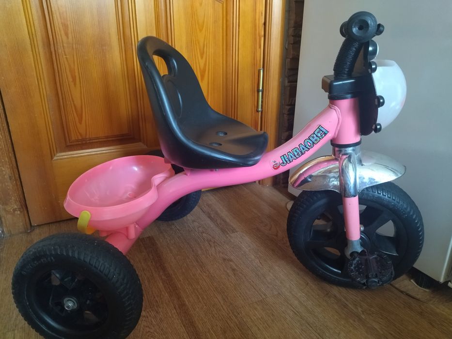 Велосипед трёхколёсный