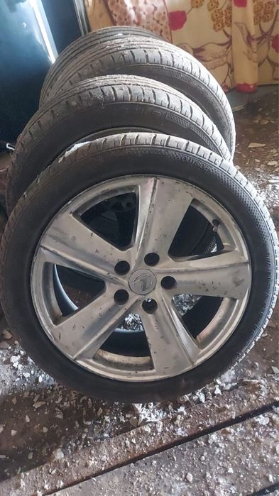 Шины летние 225/45/17