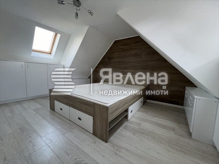 Дава се под наем Тристаен апартамент в Варна, Колхозен пазар - 74 кв.м за 511 € - Снимка #3