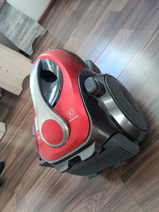 Пылесос LG V83209UHA