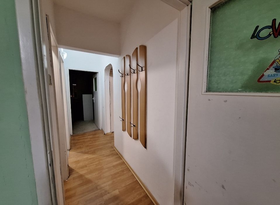 Отдавам компактно ателие в Връбница 1 до метро Бели Дунав