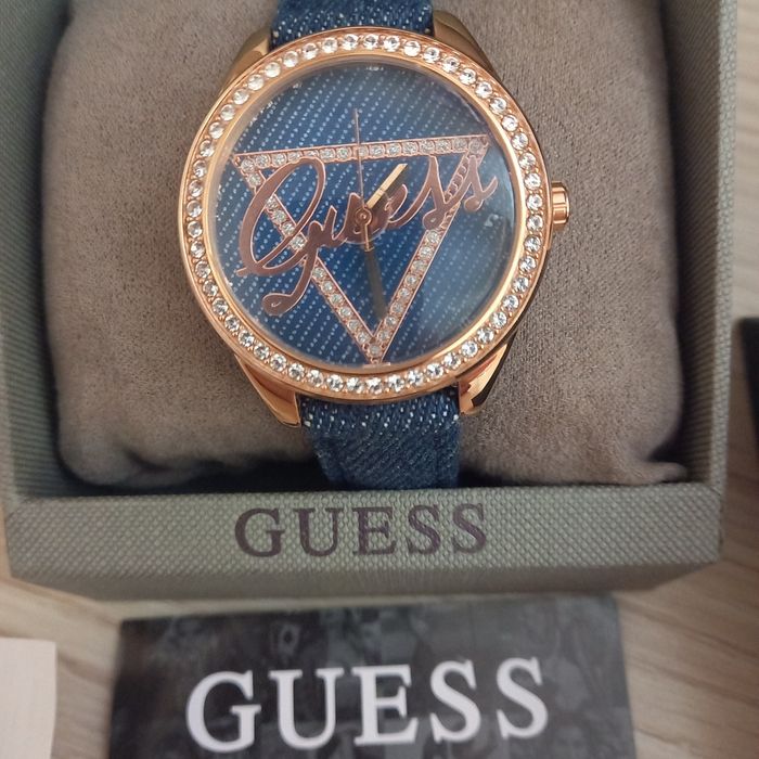 ОРИГИНАЛЕН нов дамски часовник GUESS