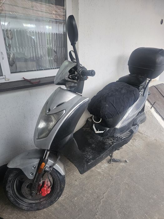 Scuter benzina 49