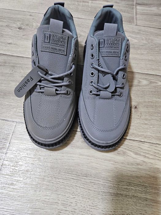 Мужские кроссовки