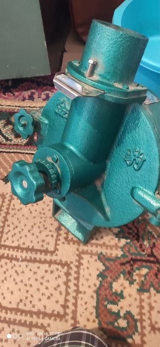 Мельница с керамическими жерновами