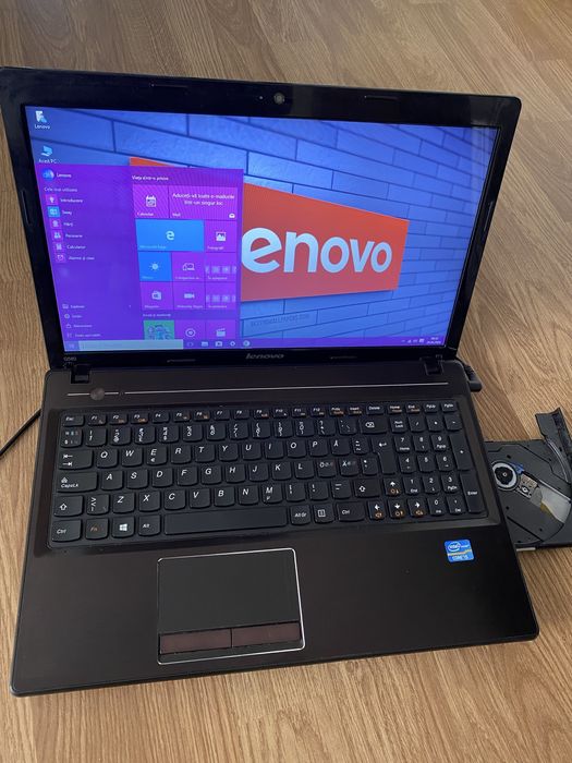 Laptop Lenovo intel core i5,Display 15,6 led,Windows 10 Pro,6gb ram ddr3,vine cu incarcator.