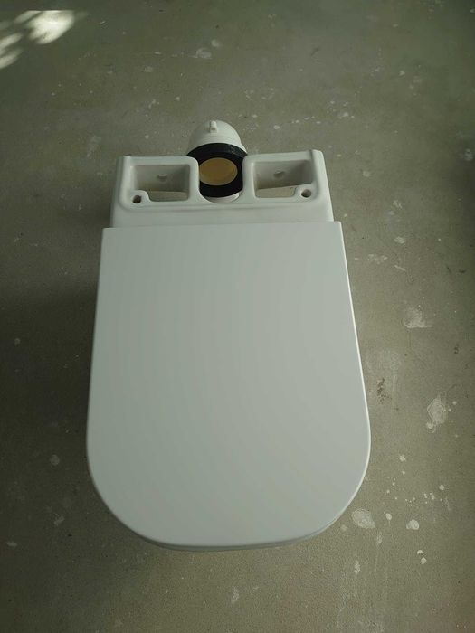 Set wc Roca The Gap back to wall Rimless de vânzare 1000 lei, nou