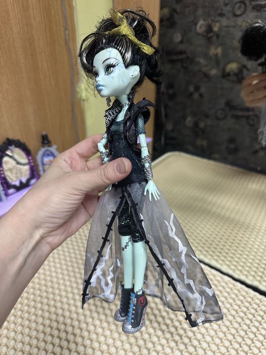 Продам куплу монстр  хай!