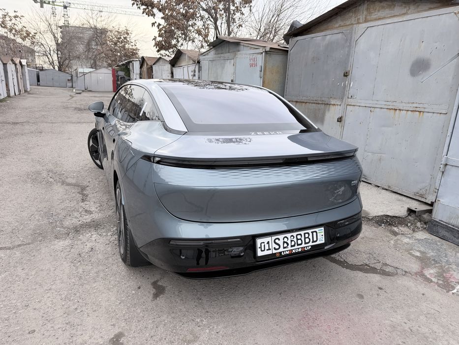 Zeekr 007 restailing, йили 2024. Пробег 30.000. Запас ход 688. Тозза