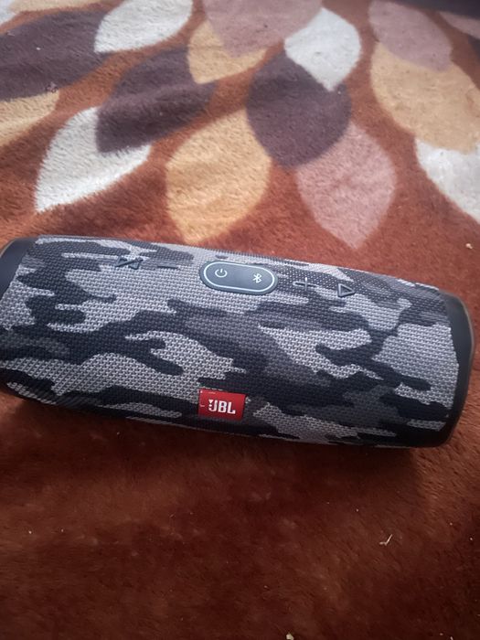 Vand boxa jbl charge 4