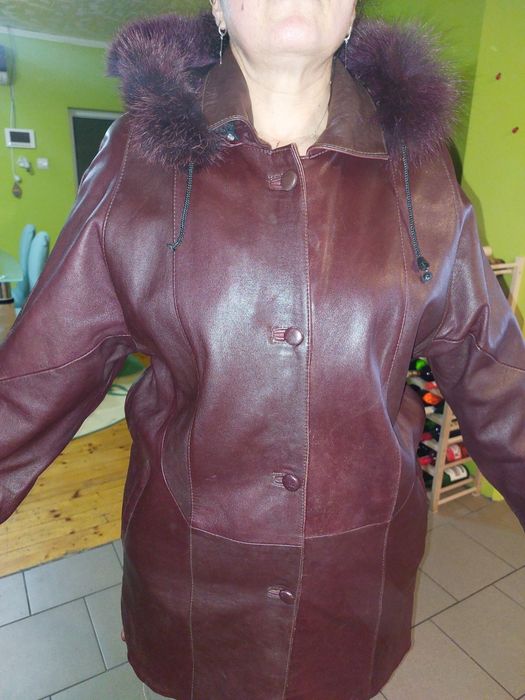 Vând haină de piele de damă
