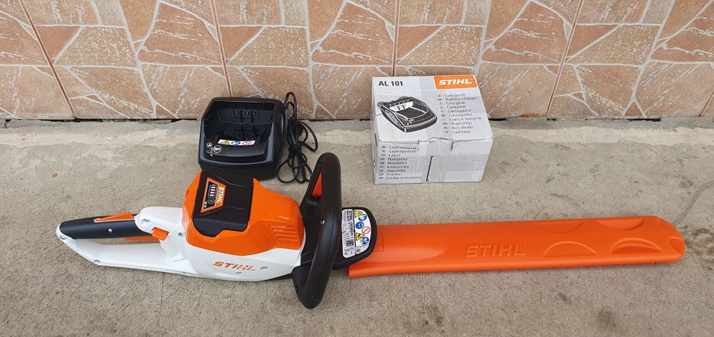 Foarfeca tuns gard viu stihl HSA 50.
