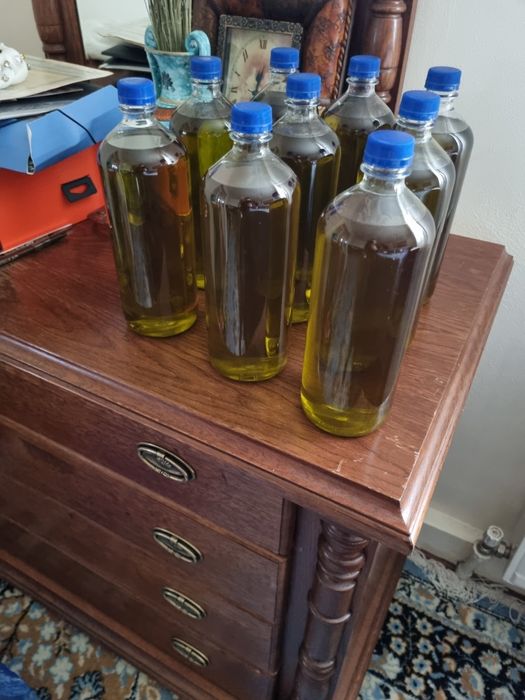 Ulei de măsline extravirgin 100% natural.