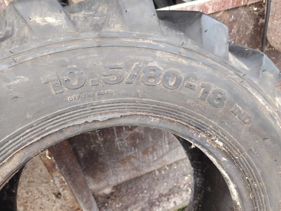 Гуми 5 бр. За камион/ багер/ трактор