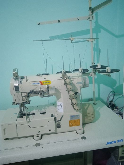 Tikuv mashinalari sotiladi (2tasi ham). Eng arzoni 2ta mashinka.