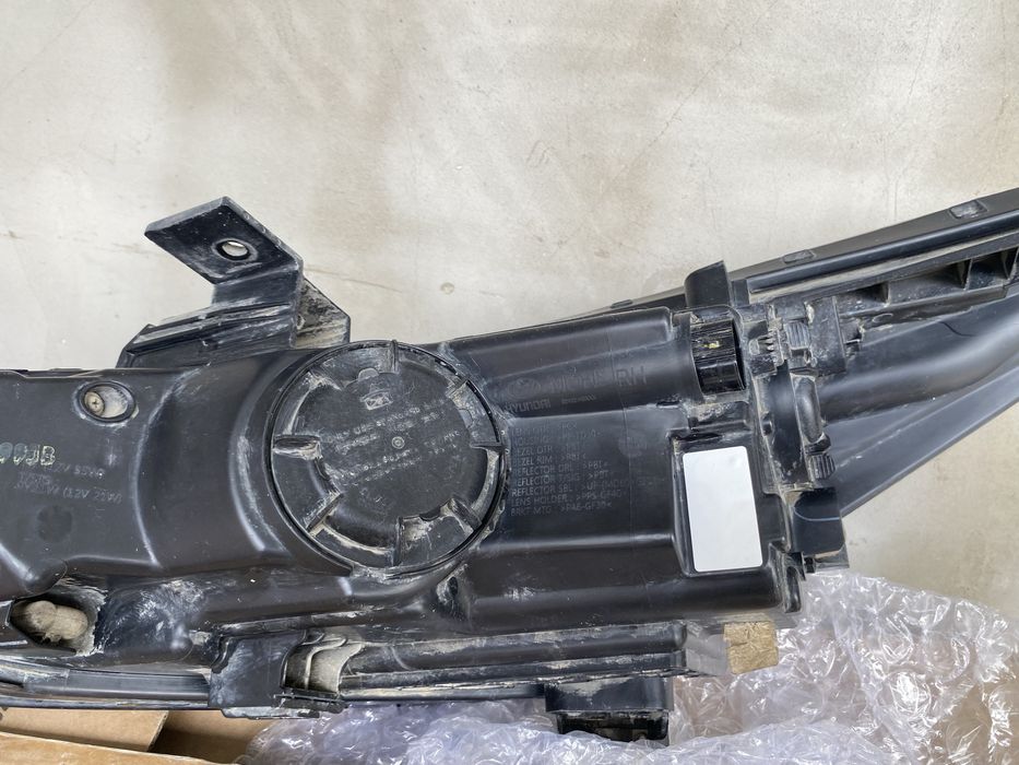 Фара Hyundai Accent