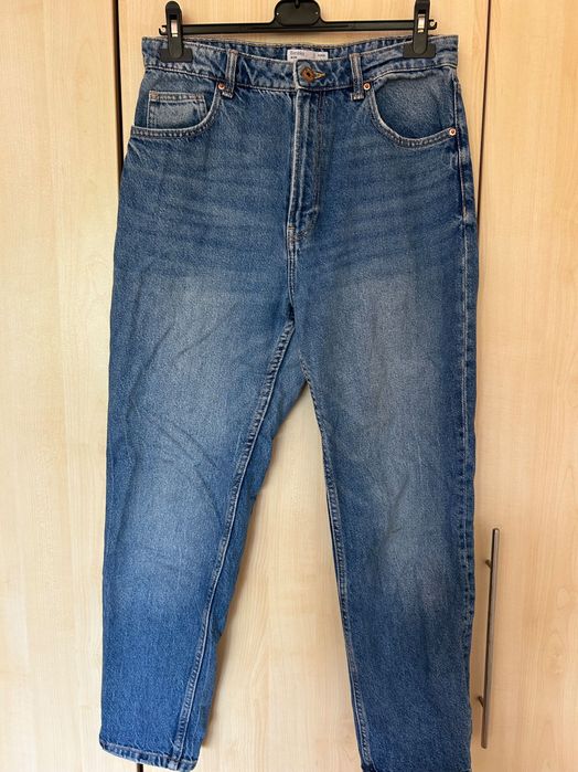 Тъмносини дънки(mom jeans) в размер EUR-40