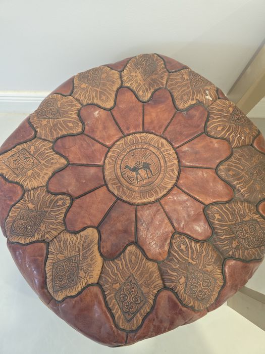 Măsuță si 2 taburet Marocan piele de camila