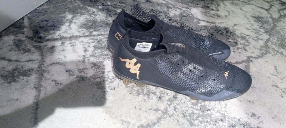 Бутсы футбольные