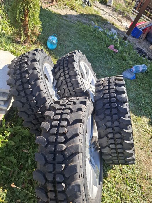 Vînd cauciucuri simex 4x4