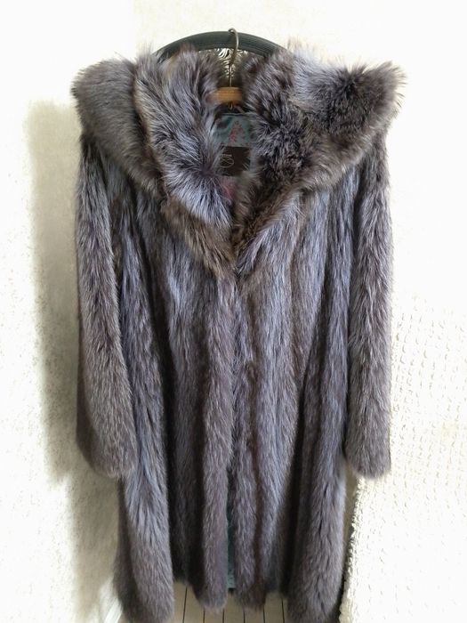 Продам шубу из енота