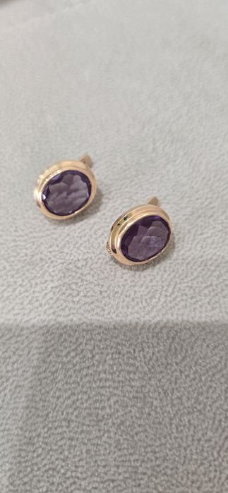Продам золотые серьги с камнем, советское золото