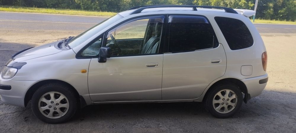 Автомобиль Toyota Spasio