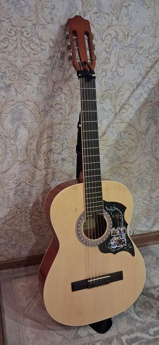 продам гитару adagio KN-39A