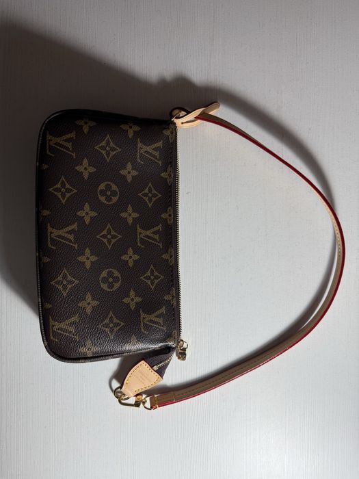 Geanta Louis Vuitton Pochette Accesoire