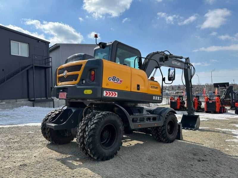 Экскаватор XINYUAN С80W