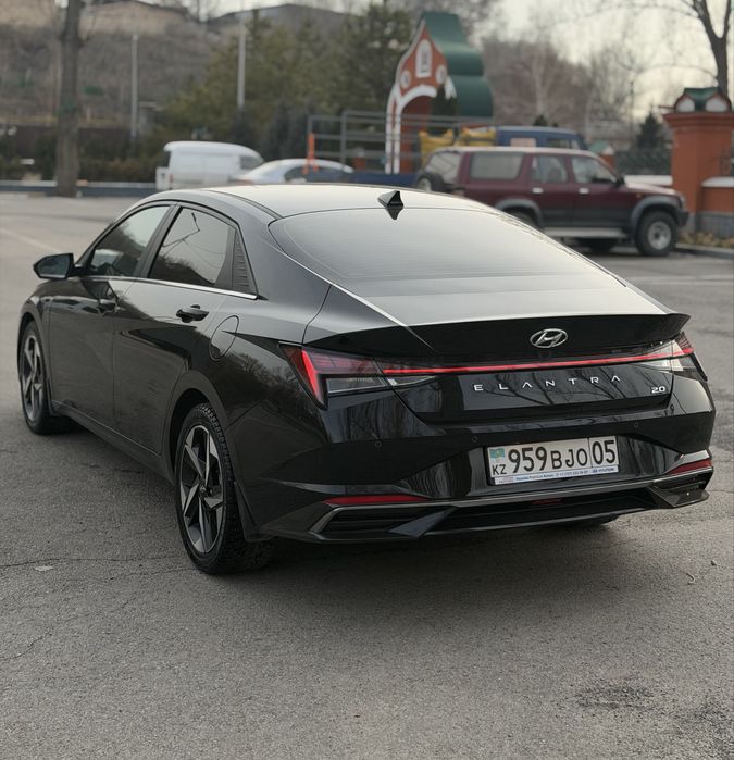 Nyundai Elantra 2021 2.0