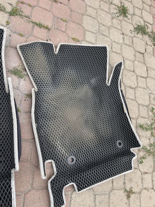 Продам Полик для машины