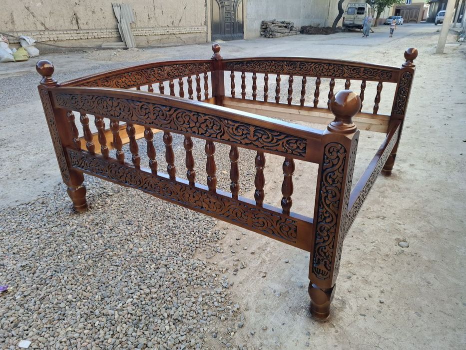 Сури тапчан карават