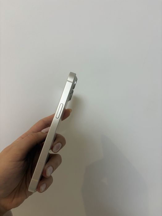 Продавам Iphone 14, 128 GB, бял