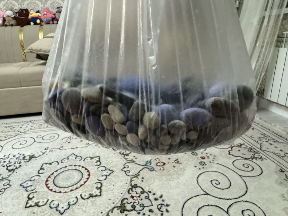 Камни для аквариума разного цвета