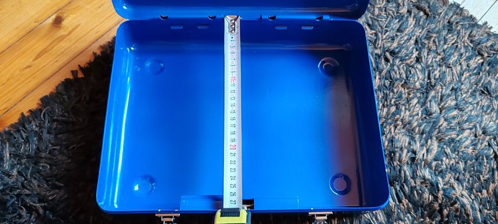 Метални кутии два броя