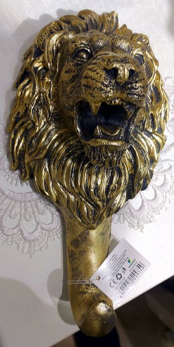 Лъв Закачалка за стена 22см