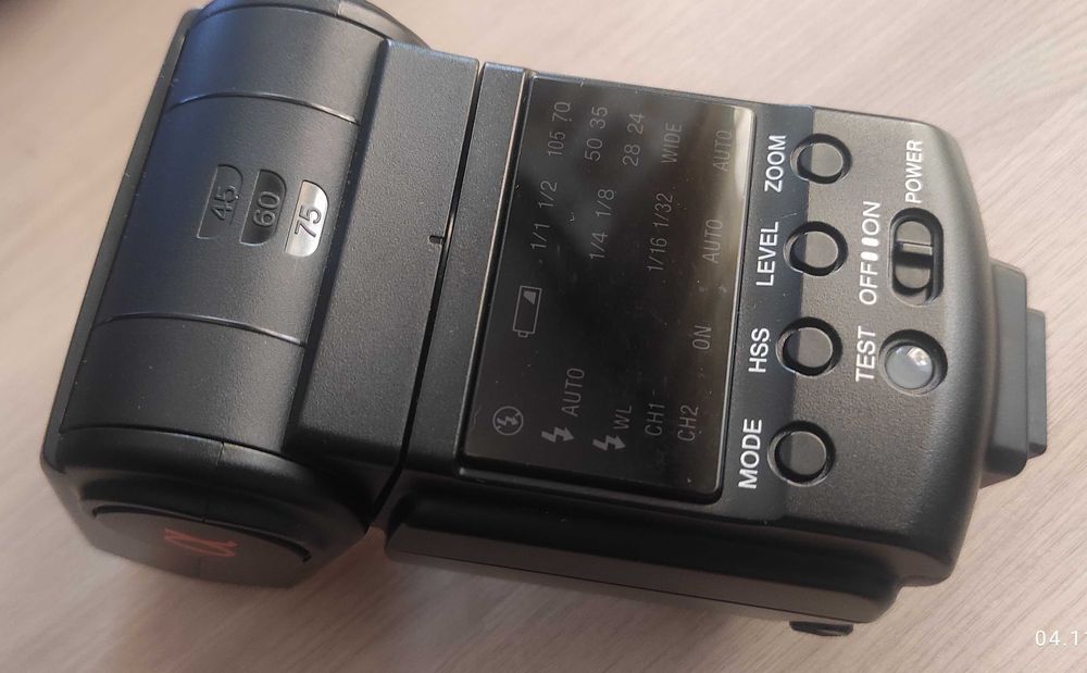 Срочно продам фотоаппарат SONY альфа 550 и вспышку SONY HVL-F42AM