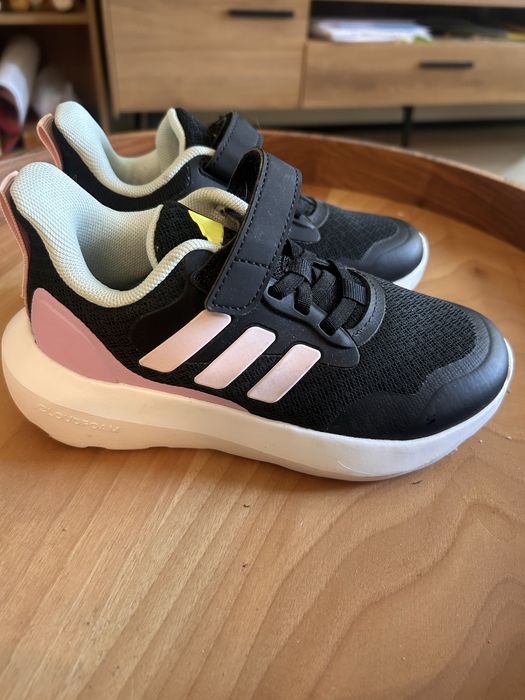 Adidas кроссовки на 30,5 размер на девочку