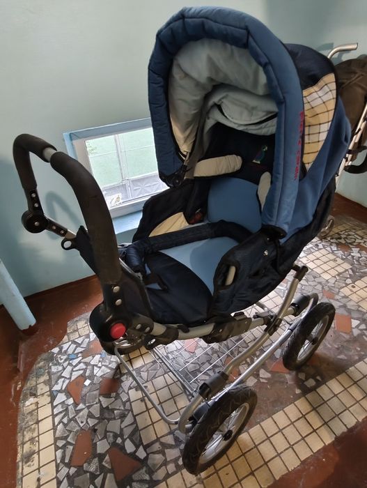 Детская коляска, продаю, универсальная.