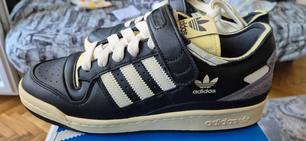 Обувки Adidas - нови
