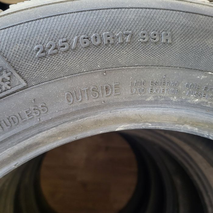 Продам комплект шин 225/60/17