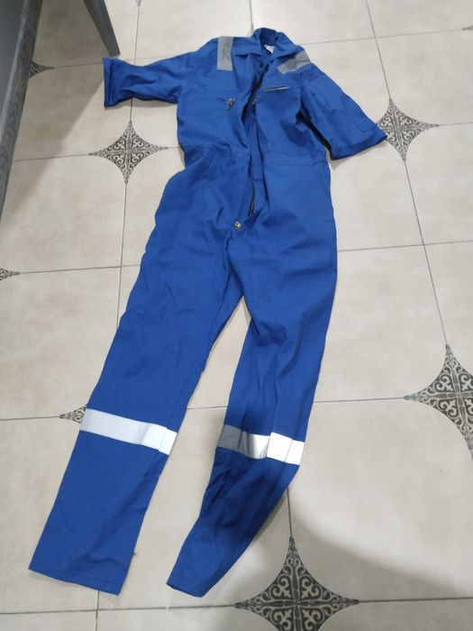 Продам спецодежду и обувь