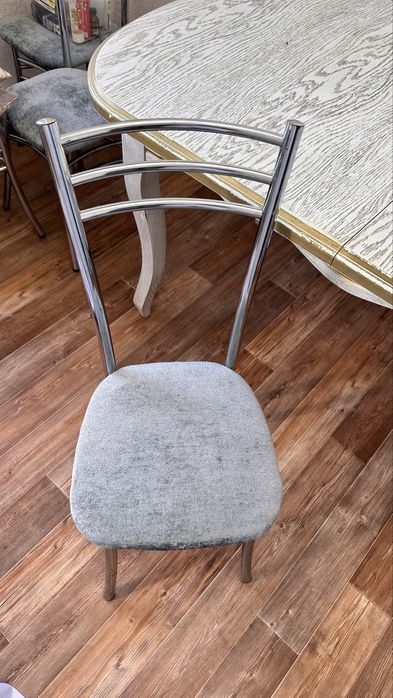 Кухонный стол размер 1.50