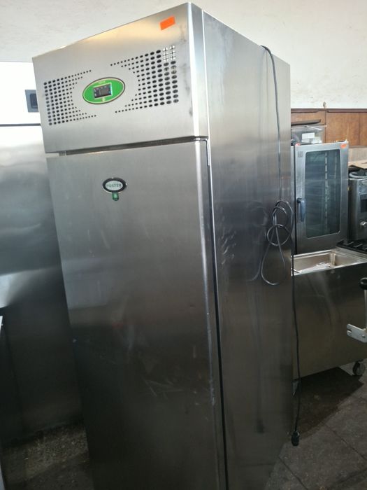 Хладилник професионален FOSTER  средно температурнен